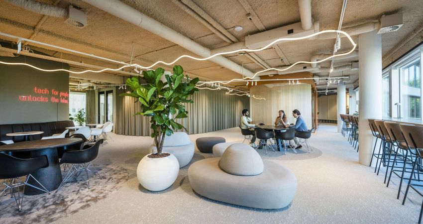 'Het kantoor van de toekomst draait niet om werkplekken, maar om ervaringen'