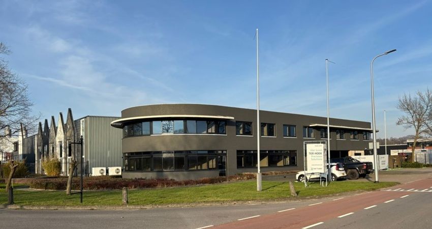 Kunststofproductiebedrijf huurt 2.580 m2 opslagruimte in Nijverdal