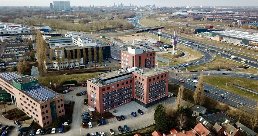 Twee nieuwe huurders aan Brassersplein 2-14 in Delft
