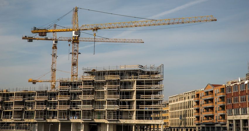 Bouwbedrijven zitten voor ruim een jaar vol, maar personeel blijft knelpunt