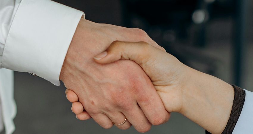 De Advocaten van Van Riet en vastgoednotaris Mervyn Odink gaan samen