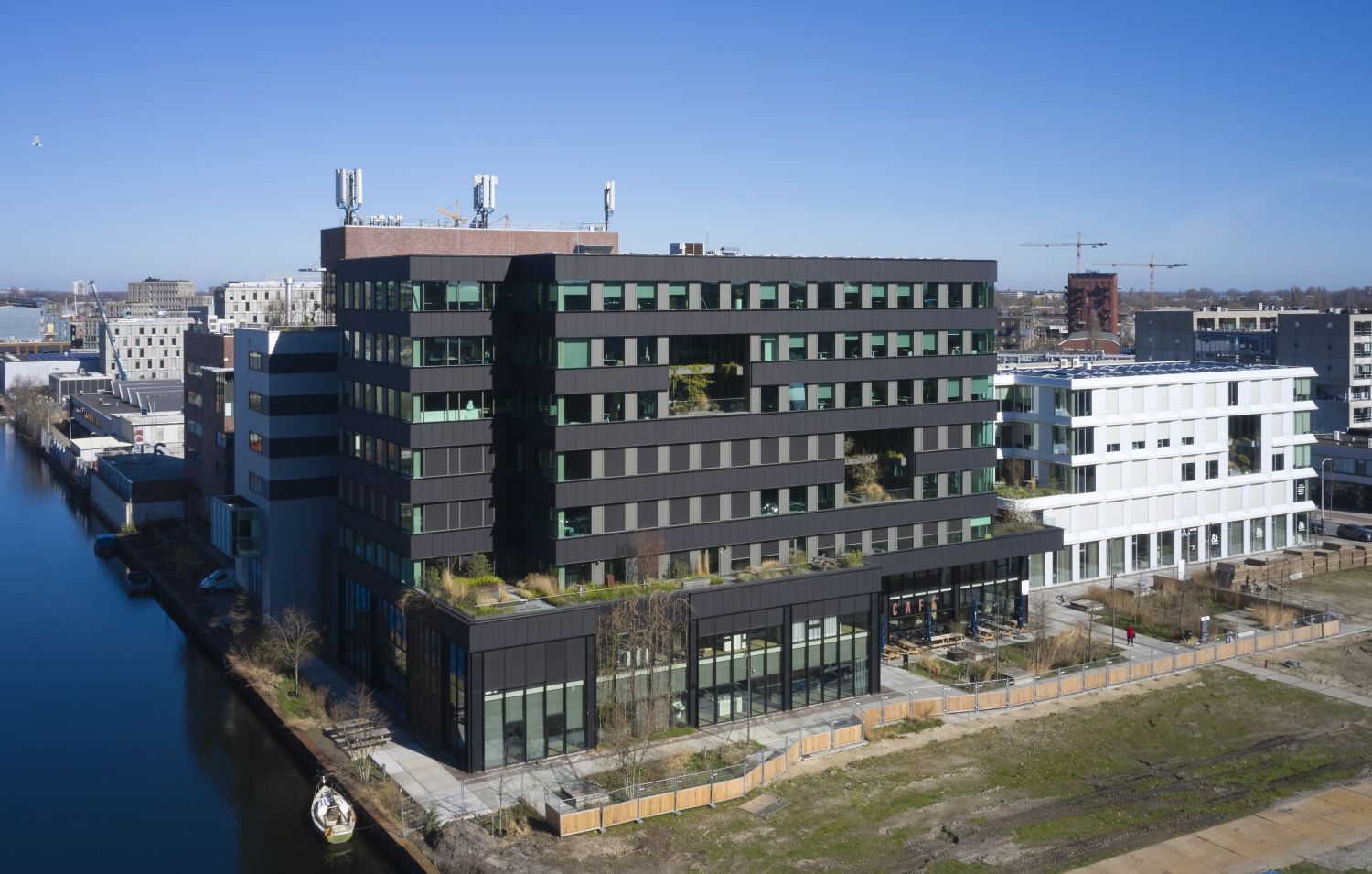 Deutsche Hypo verstrekt 25,5 mln financiering voor Max & Moore in ...