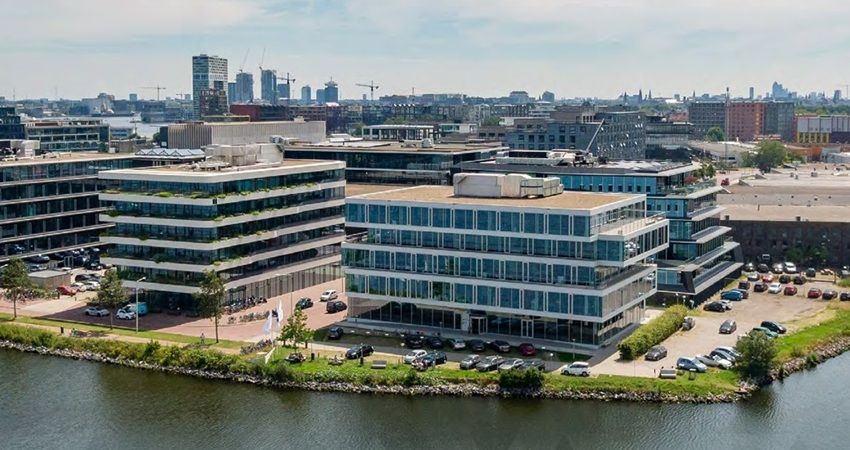 Waard Partner Real Estate koopt twee kantoorgebouwen in Amsterdamse Houthavens