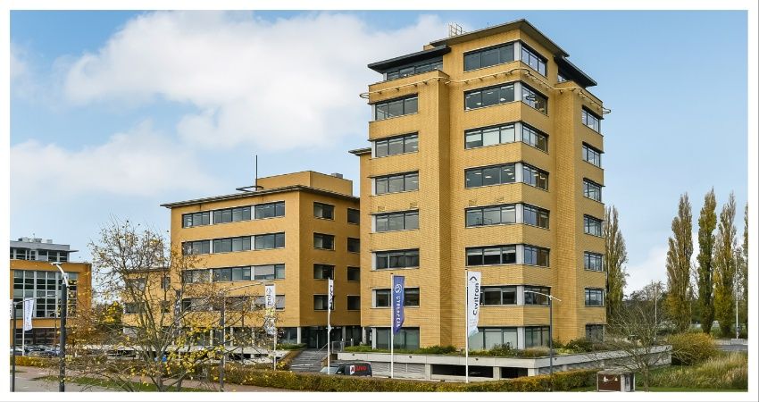 Conflictexperts huurt kantoor aan Meander in Arnhem