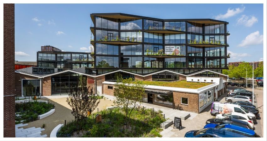 Podcastbedrijf huurt 2300 m2 in Kauwgomballenfabriek Amsterdam