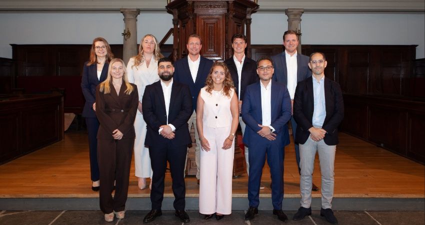 Lichting van dertien MSRE-studenten afgestudeerd