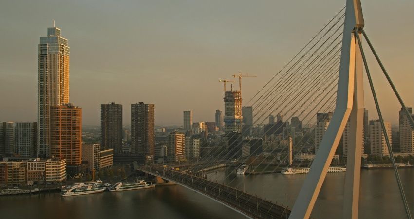 A.s.r. stapt grotendeels uit Amvest, PFZW neemt over