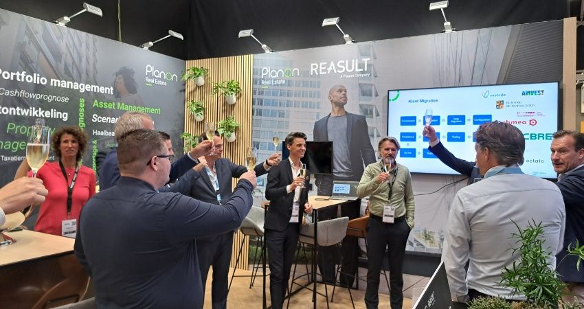 Feestelijke lancering van Planon Real Estate op de Provada: innovatieve software voor slim portfoliomanagement