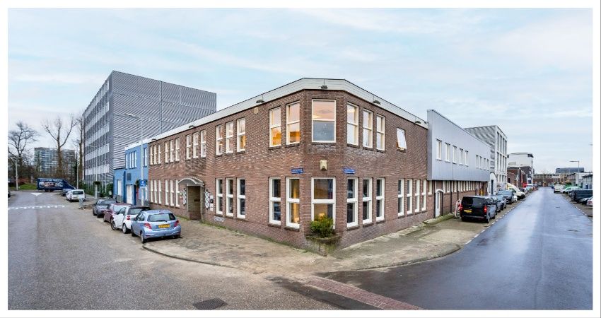 Eigenaar/gebruiker koopt pand in Schinkelkwartier Amsterdam