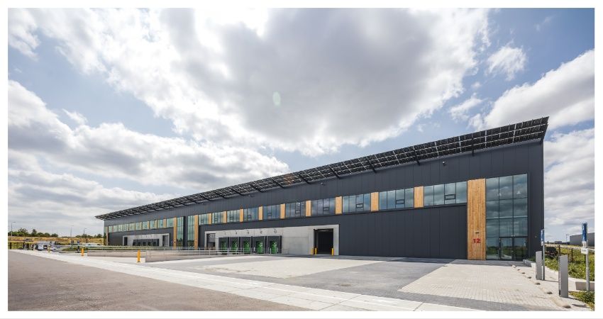 Nacex huurt 1.404 m2 logistieke ruimte van Segro in Hoofddorp