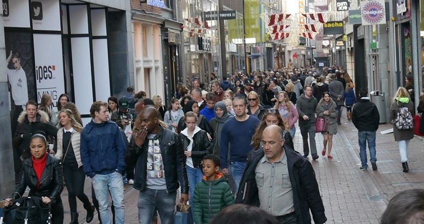 Retailexpert Colliers: Kalverstraat moet van onsamenhangend geheel naar meer cohesie gaan