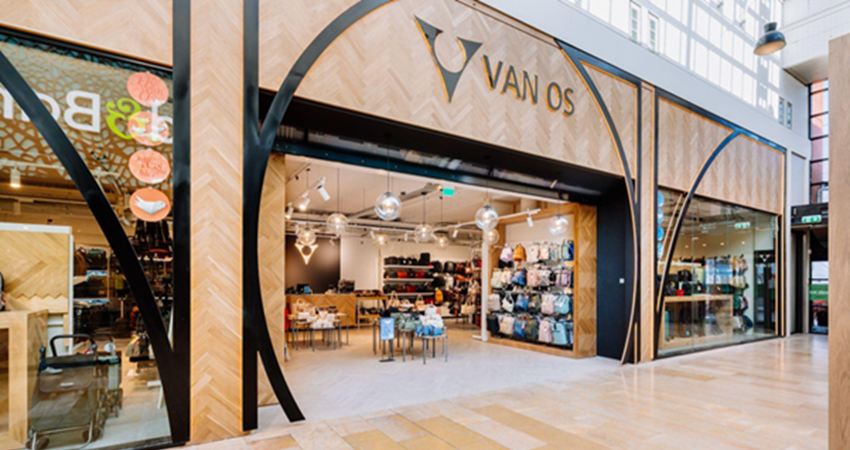 Vernieuwde winkel Van Os Tassen en Koffers in Stadshart Amstelveen, Marie-Stella-Maris, Purdey en Pink Gellac volgen