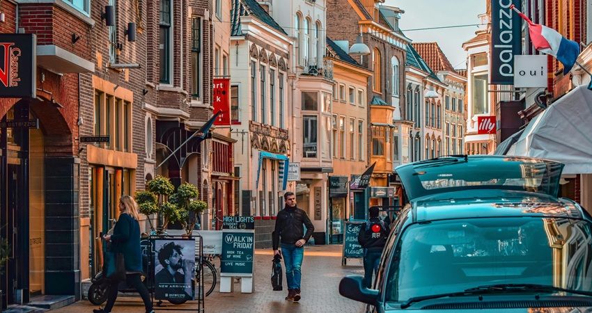 Consument iets minder somber en positiever over grote aankopen