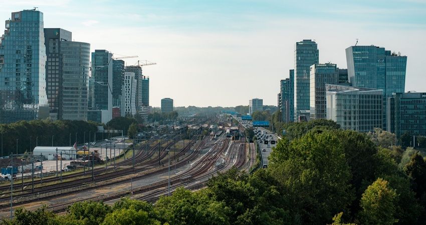 Noordelijk deel Zuidasdok getroffen door nieuwe kabinetsplannen: 29 infrastructuurprojecten uitgesteld