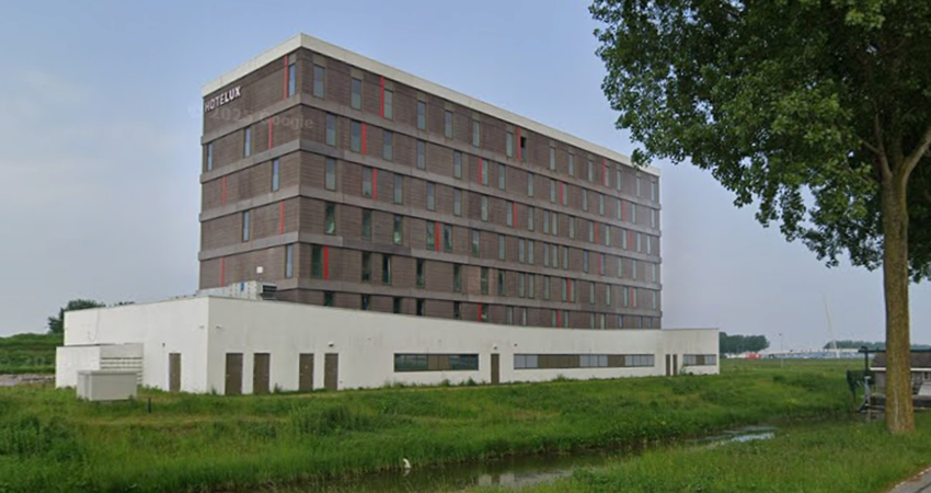 Man biedt ‘per ongeluk’ 23 miljoen euro op hotel vlak bij Schiphol en moet betalen