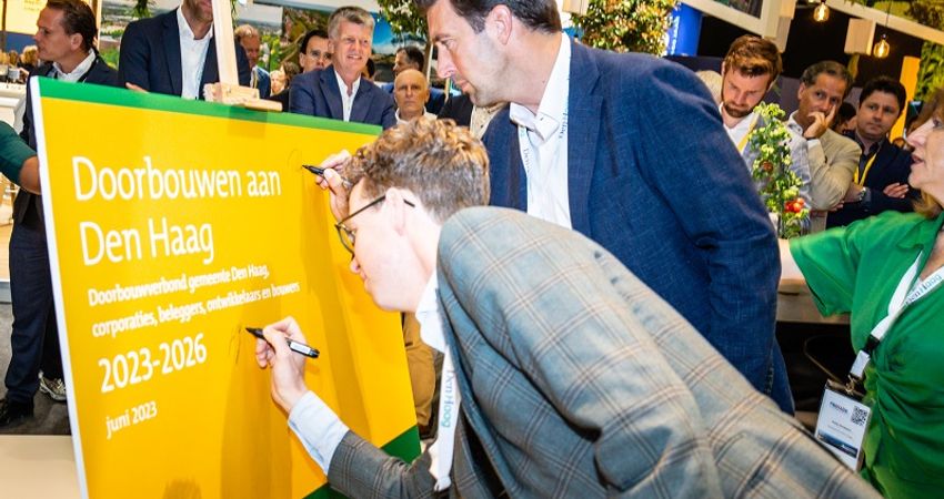 Ondanks kritiek ontwikkelaars blijven gemeenten vasthouden aan bovenwettelijke regels voor ontwikkelingen