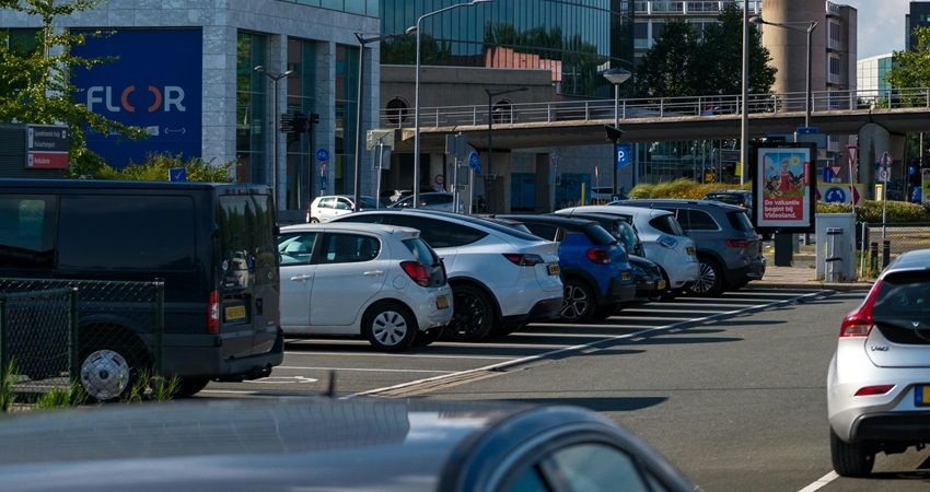Ruim driekwart gemeenten werkt zonder actuele parkeernormen