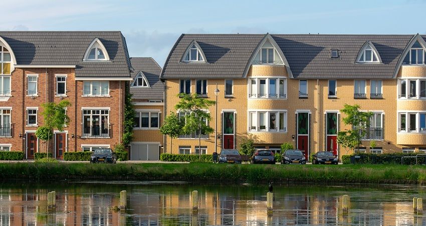 Prijzen koopwoningen stijgen 4,2 procent, daling in zes gemeenten