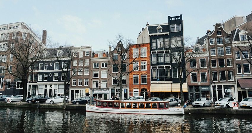 'Uitpondgolf kost Amsterdam 5.000 huurwoningen'