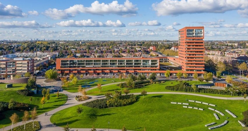 UMB koopt winkelcentrum Hoog Ambacht in Hendrik-Ido-Ambacht