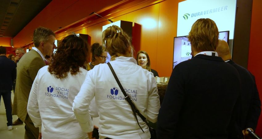 Samen bouwen aan sterkere buurten: Onze reis met Social Value Foundation