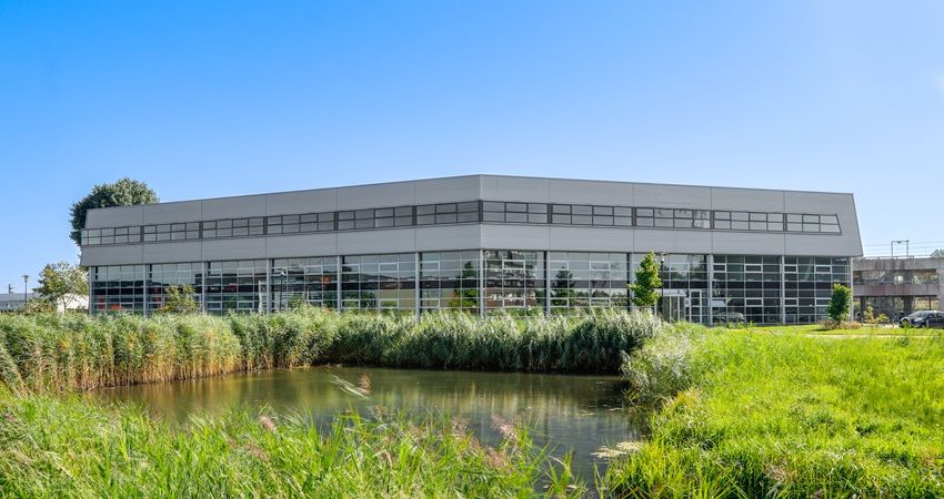 Woningstichting Vecht en Omstreken huurt kantoorruimte in Breukelen