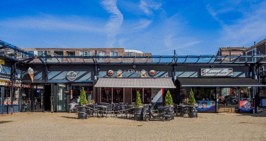 Vier winkelunits aan het Gildeplein in Purmerend verkocht