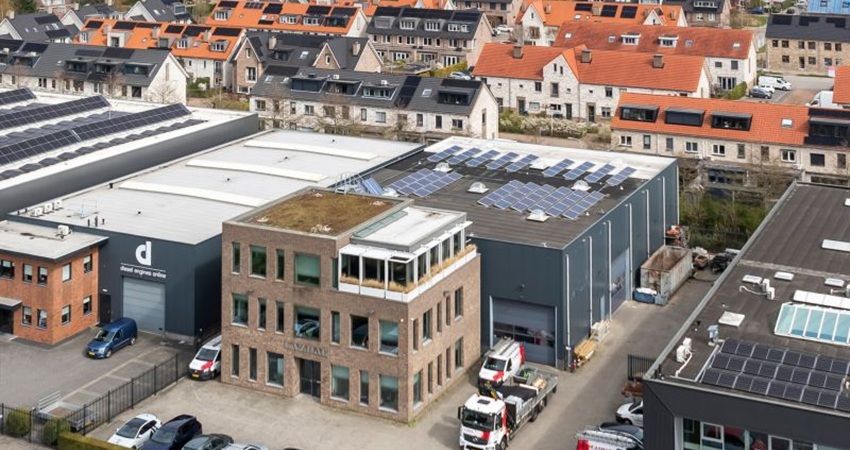 Particuliere belegger koopt bedrijfs-/kantoorpand in Barendrecht