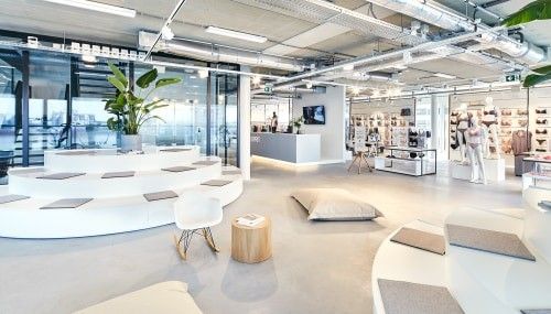 Esprit Europe huurt 3.800 m2 in gebouw Moermansk 400 - vastgoedjournaal.nl