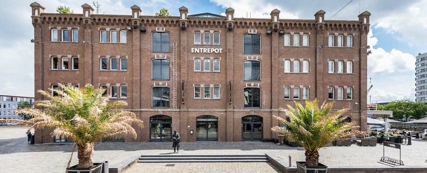 VasteLanden verhuurt 2.900 m² in het iconische Entrepotgebouw in Rotterdam.