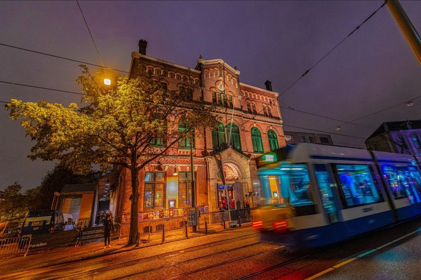 Klaas Hummel verkoopt laatste stukje nooit-ontwikkelde bouwgrond van Amsterdam Centrum aan Paradiso