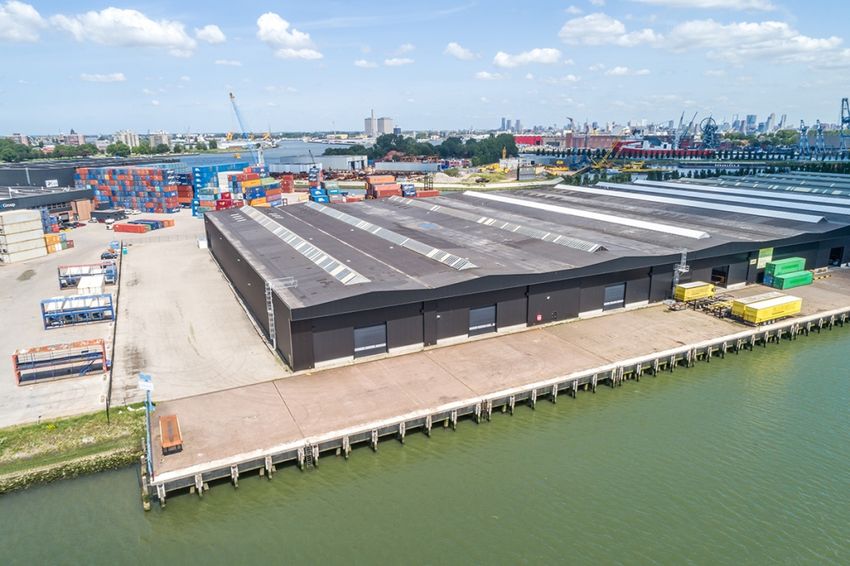 DHG VERHUURT 17.000 M² MET KADE AAN DE EEMHAVENWEG 78 AAN HENDRIK VEDER GROUP