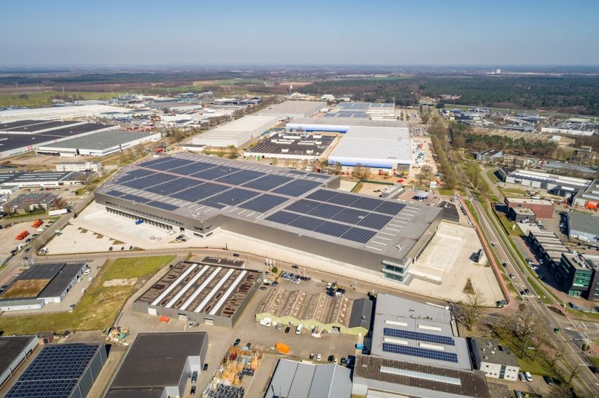 DHG VERHUURT 18.000 M² SMARTLOG VENRAY AAN JD.COM