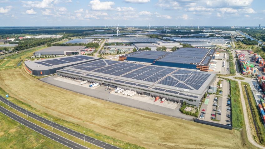 SEGRO plaatst ruim 12.000 zonnepanelen op het dak van SEGRO Logistics Centre Tilburg I