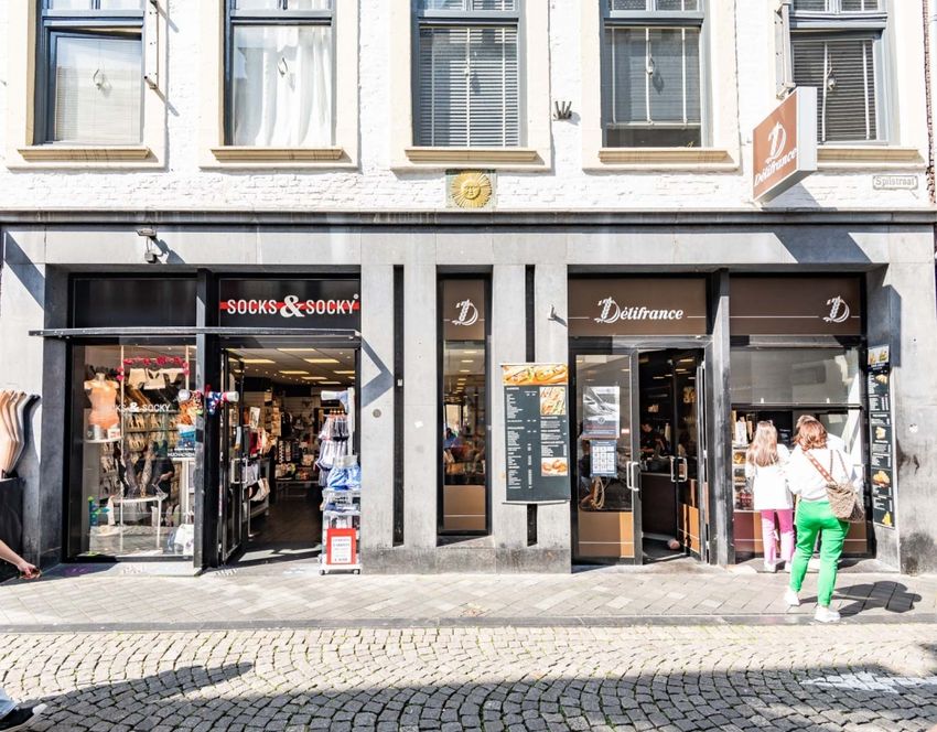 MN heeft namens haar opdrachtgever pensioenfonds Metaal & Techniek 2 winkelunits verkocht in Maastricht.