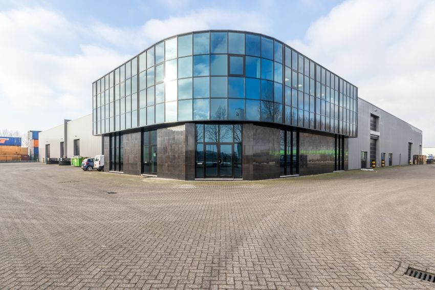 DHG VERHUURT RUIM 7.000 M² AAN PANEXWD.
