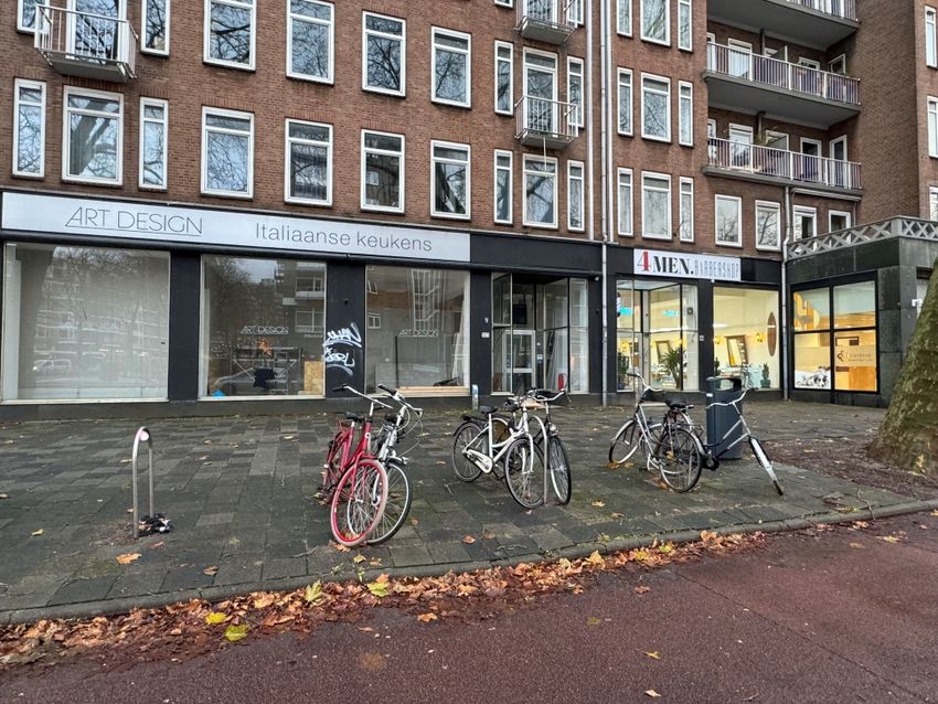 Twee nieuwe winkels aan de Goudsesingel te Rotterdam