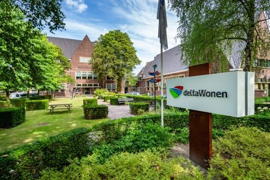 Gebruiker deltaWonen koopt monumentaal kantoorgebouw aan de Veerallee in Zwolle